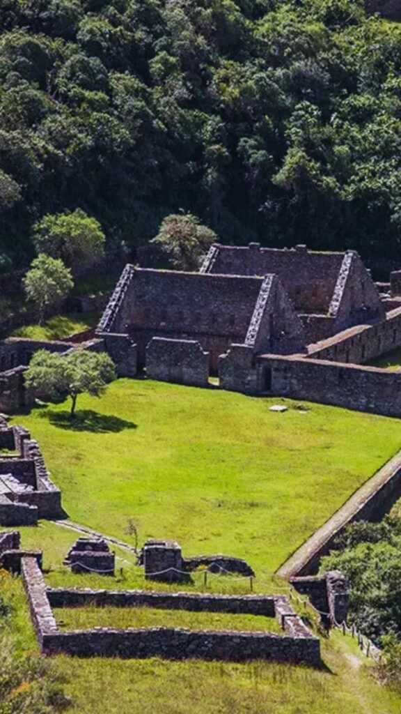 CHOQUEQUIRAO TREK 3 DÍAS